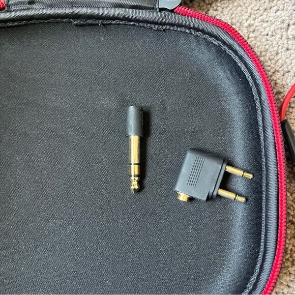 Beats by Dr. Dre Executive Wired Over Ear Noise Cancelling Headphone - Picture 5 of 10